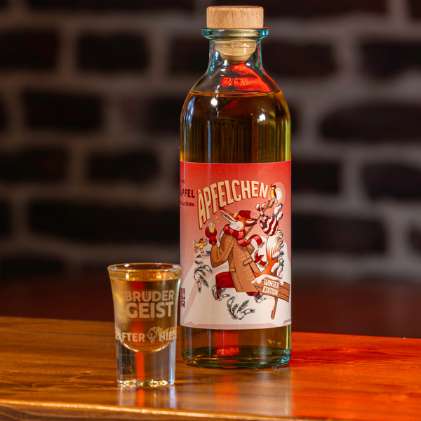 ÄPFELCHEN WINTEREDITION 0,5 L – DER BRATAPFELLIKÖR VON BRÜDERGEIST