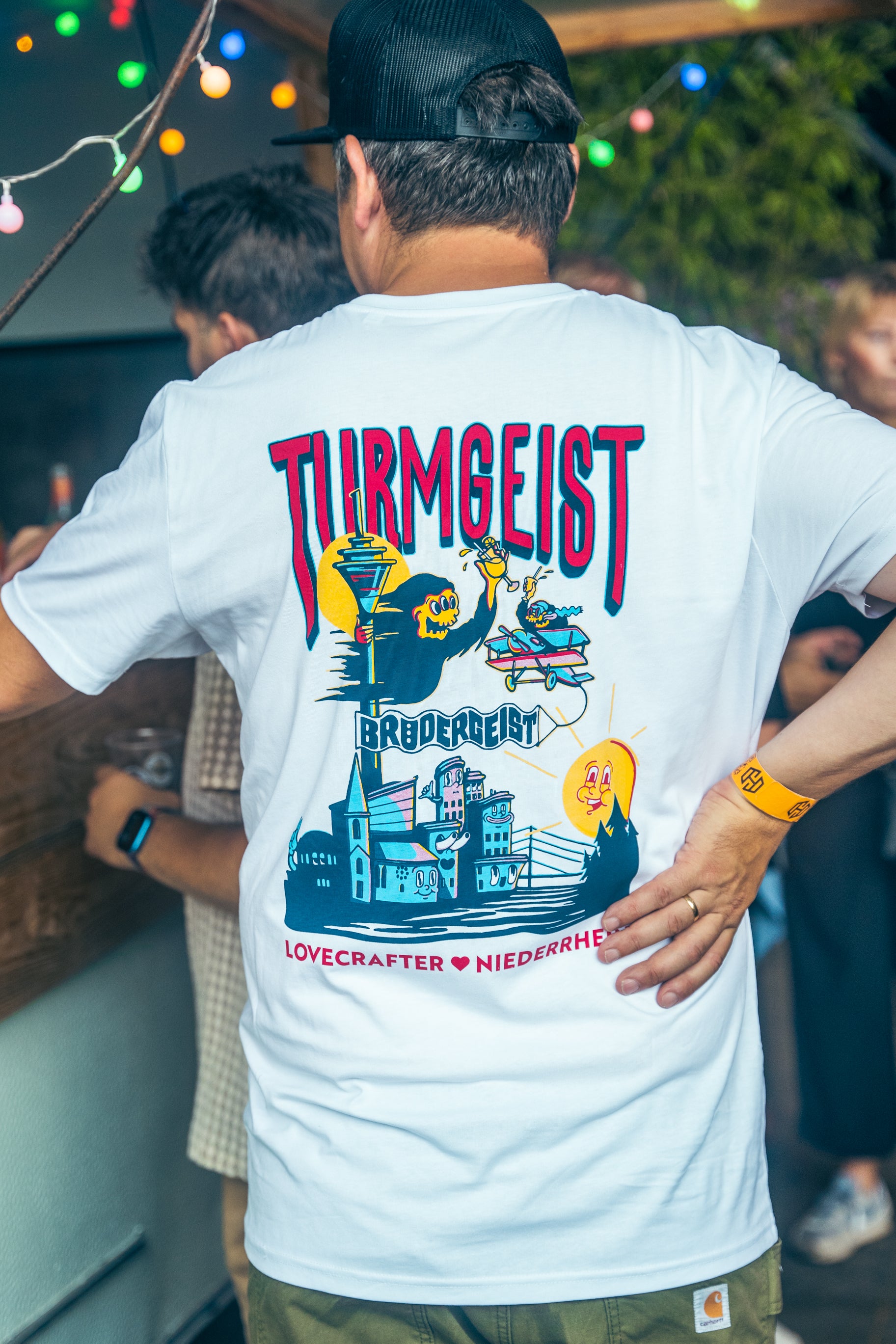 TURMGEIST fruchtiger Maracuja Orangen Likör von Brüdergeist Schnaps ... TURMGEIST fruchtiger Maracuja Orangen Likör von Brüdergeist Schnaps ...